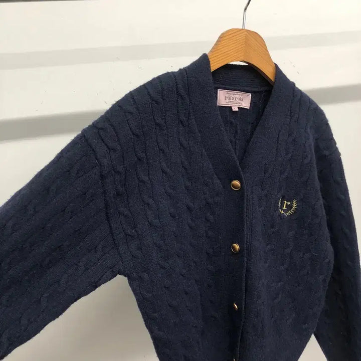 [BUNJANG] Rola Rola Cable V-Neck Knit Cardigan / 로라로라 케이블 V넥 니트 F