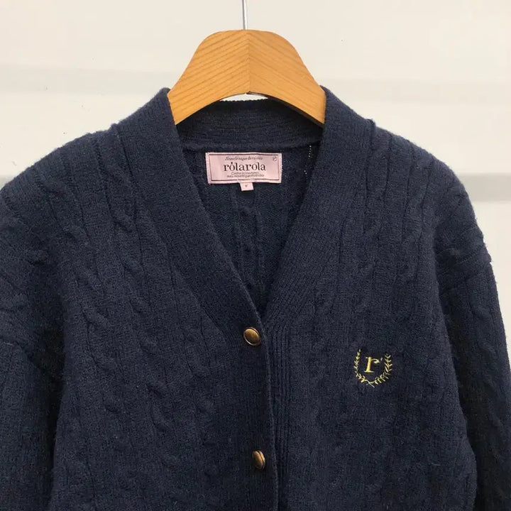 [BUNJANG] Rola Rola Cable V-Neck Knit Cardigan / 로라로라 케이블 V넥 니트 F