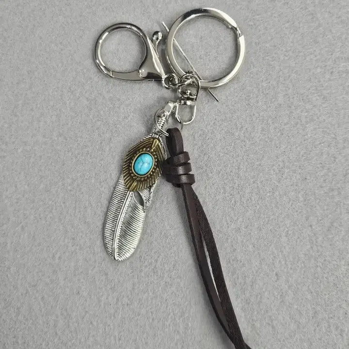 [BUNJANG] Handmade Leather, Turquoise, Metal Feather Keyring / 핸드메이드 레더스트링 터키석 메탈페더 키링 ( OS ) / 11530