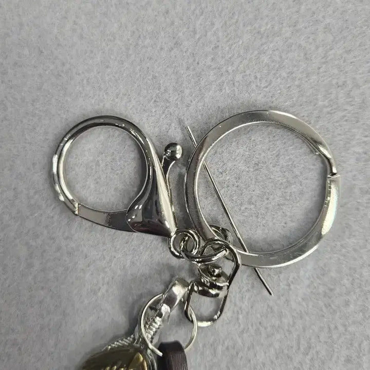 [BUNJANG] Handmade Leather, Turquoise, Metal Feather Keyring / 핸드메이드 레더스트링 터키석 메탈페더 키링 ( OS ) / 11530