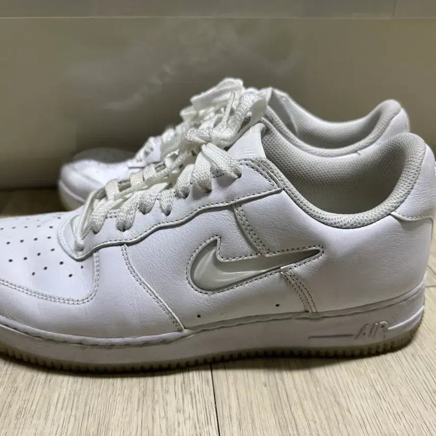 [BUNJANG] Nike Air Force 1 Low White Jewel Sneakers / 나이키 에어포스1 로우 화이트 쥬얼 FN5924-100