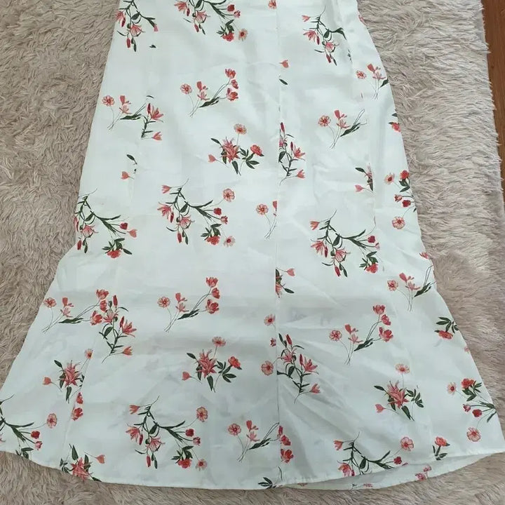 [BUNJANG] Floral Pattern Semi-Mermaid Skirt / (특가)머매이드 플라워 스커트 치마