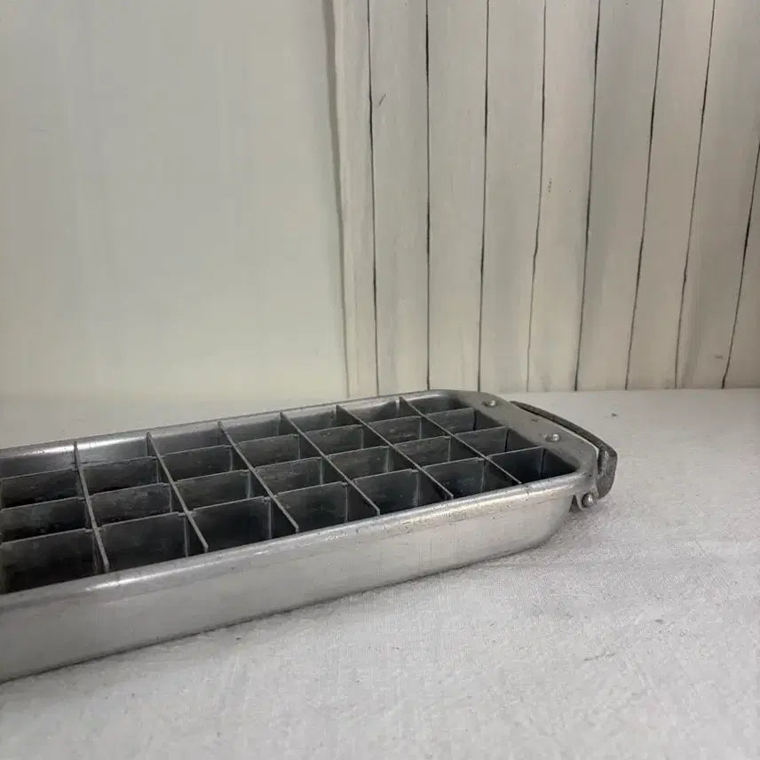 [SOLD OUT] 빈티지 알루미늄 아이스트레이