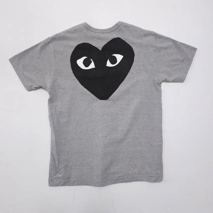 [SOLD OUT] XL) 꼼데가르송 백 하트 반팔티