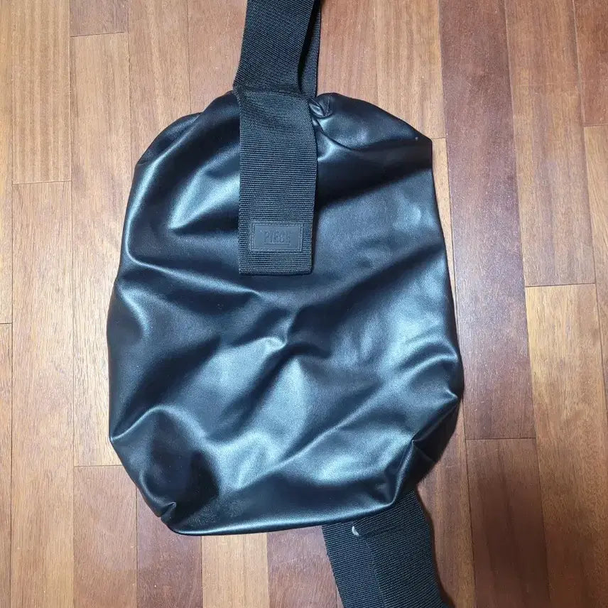 [BUNJANG] PieceMaker Leather Shoulder Bag / 피스메이커 가죽 숄더백