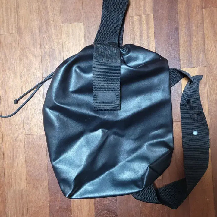 [BUNJANG] PieceMaker Leather Shoulder Bag / 피스메이커 가죽 숄더백