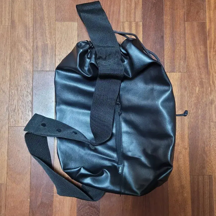 [BUNJANG] PieceMaker Leather Shoulder Bag / 피스메이커 가죽 숄더백