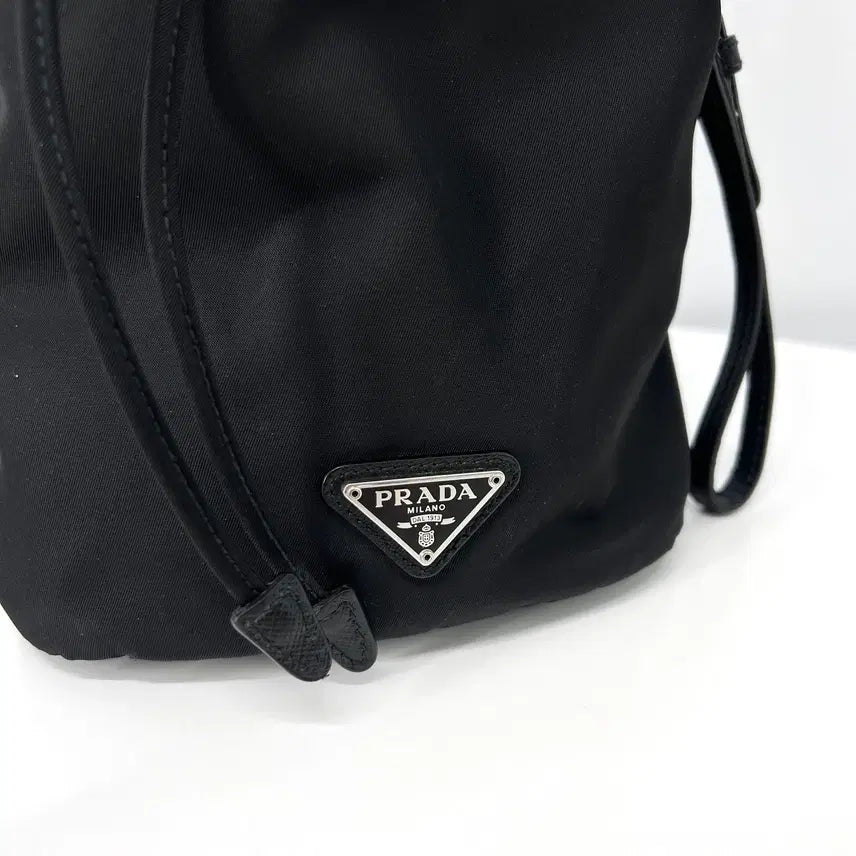 [BUNJANG] Prada Nylon Bucket Pouch Black / [감정완료] 프라다 나일론 버킷 파우치 블랙