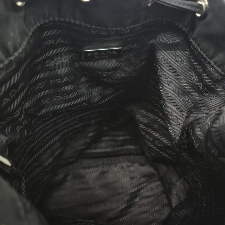 [BUNJANG] Prada Nylon Bucket Pouch Black / [감정완료] 프라다 나일론 버킷 파우치 블랙