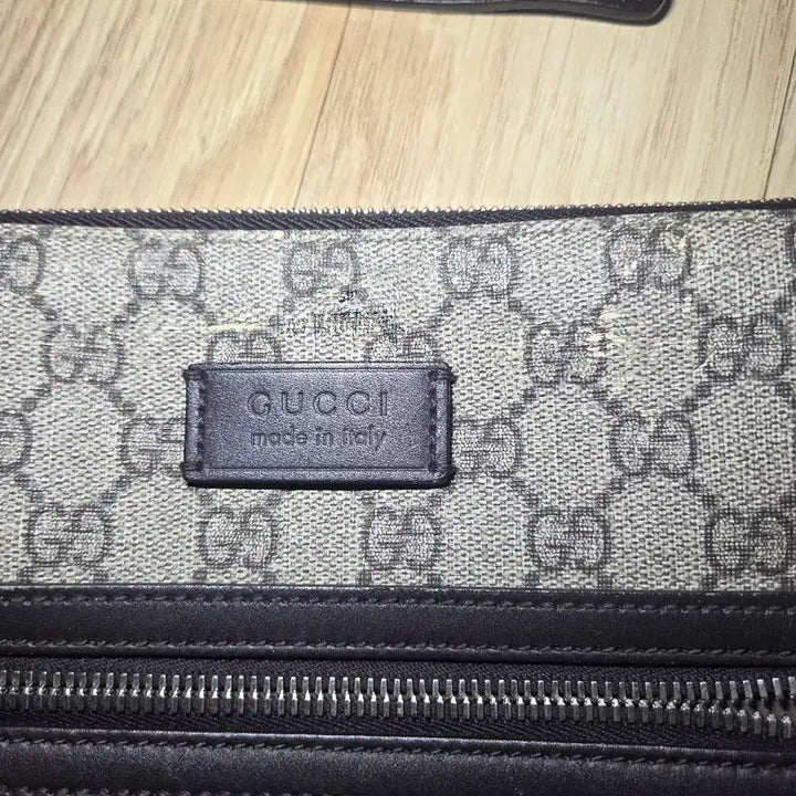 [BUNJANG] Gucci Supreme Canvas Messenger Bag / 구찌 수프림 캔버스 메신저백