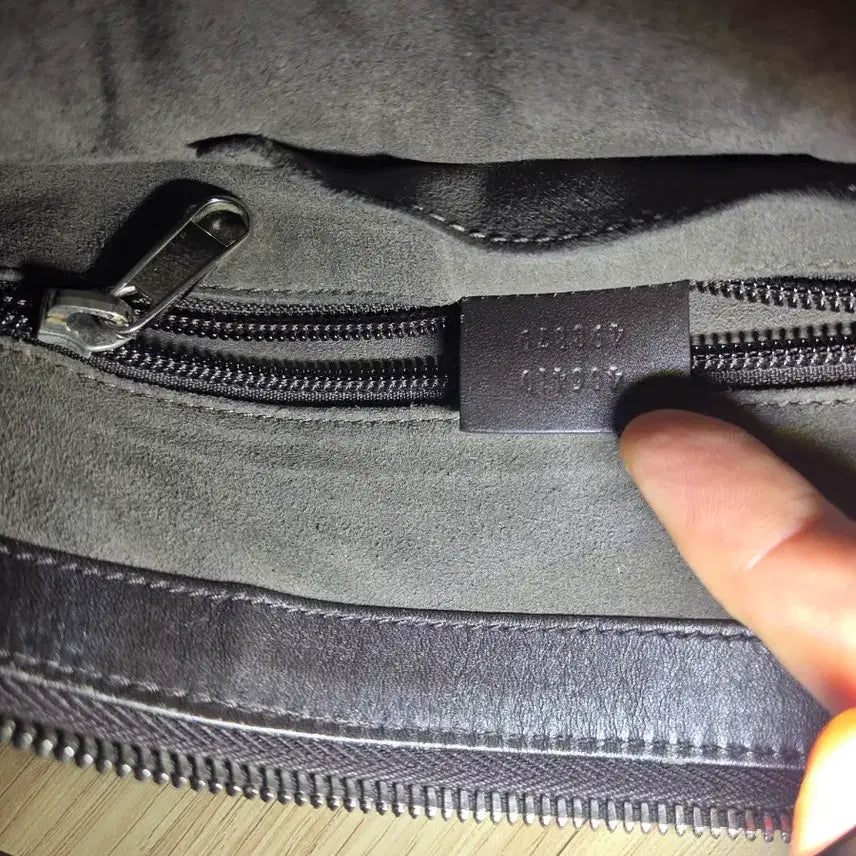 [BUNJANG] Gucci Supreme Canvas Messenger Bag / 구찌 수프림 캔버스 메신저백