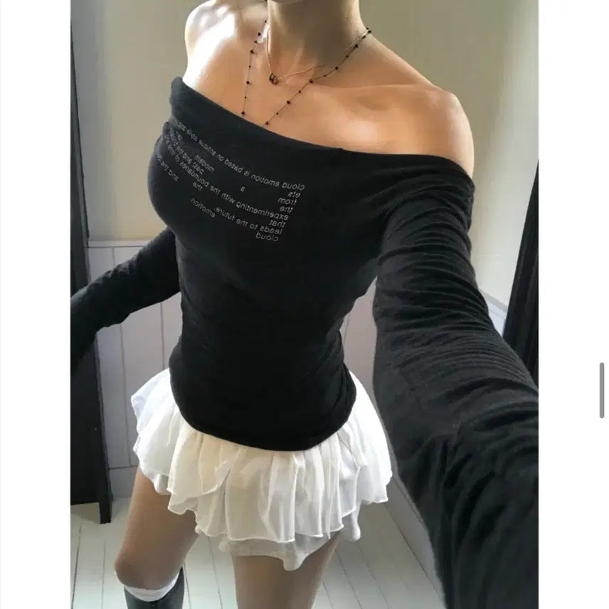 [BUNJANG] Cloud Emotion Shirring Top / 클라우드이모션 ugly lettering off shirring top