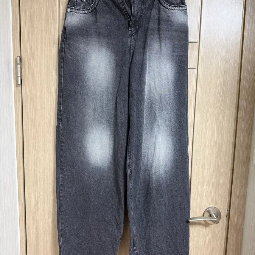 [BUNJANG] ootj Karina Black Washed Wide Denim Pants (M) / 카리나 착용 ootj 포켓 워싱 와이드 블랙 데님 팬츠 M
