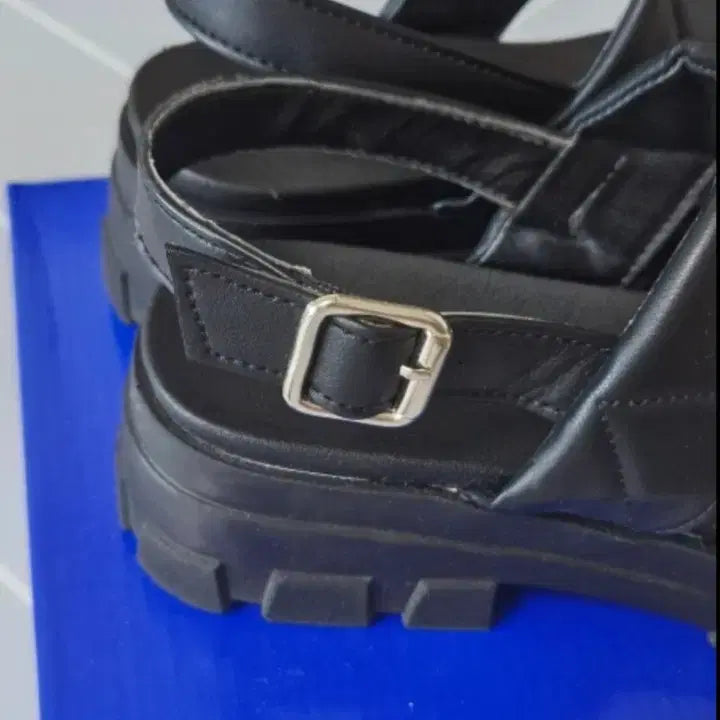 [SOLD OUT] 통굽 블랙 샌들 사이즈 240