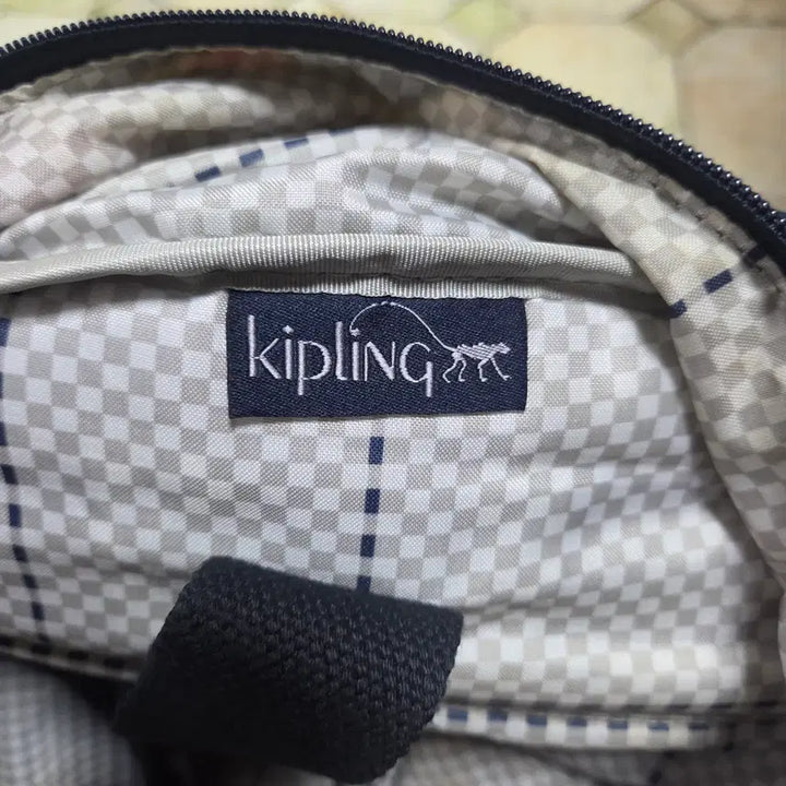 [BUNJANG] Kipling Flower Backpack Travel Bag / 키플링 플라워 백팩 여행가방