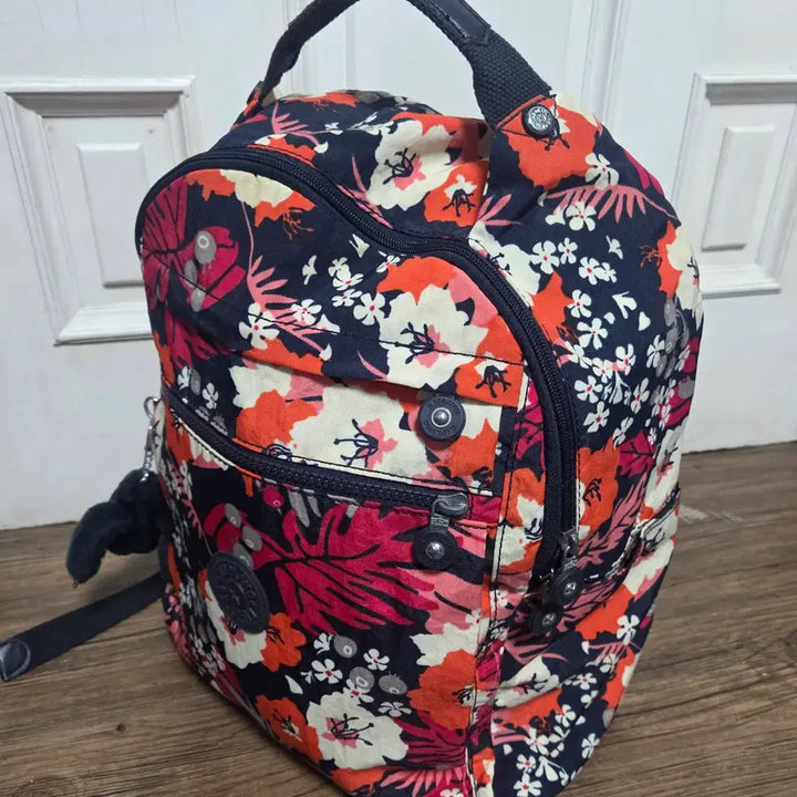 [BUNJANG] Kipling Flower Backpack Travel Bag / 키플링 플라워 백팩 여행가방