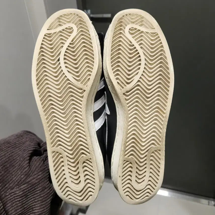 [BUNJANG] BAPE Superstar Black Sneakers / [260] 베이프 슈퍼스타 블랙  ( 박스 + 여분 끈 포함 )