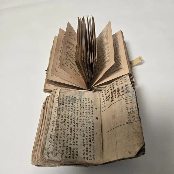 [BUNJANG] 130-Year-Old Ivory Prayer Book &amp; 1955 Korean Hymnal Set / 프랑스 상아130년 전빛 기도서 &amp; 1955년 한국 근현대 찬송가 (희귀