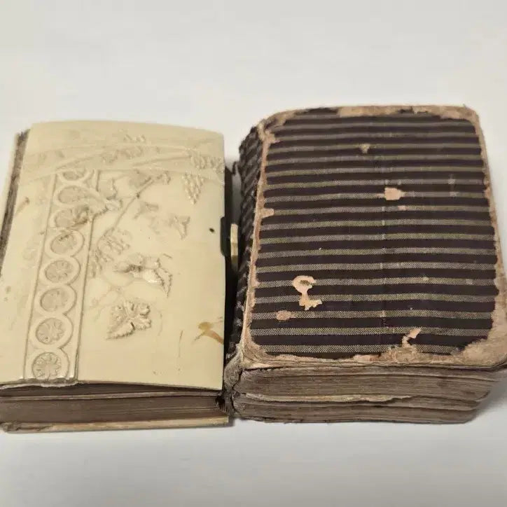 [BUNJANG] 130-Year-Old Ivory Prayer Book &amp; 1955 Korean Hymnal Set / 프랑스 상아130년 전빛 기도서 &amp; 1955년 한국 근현대 찬송가 (희귀