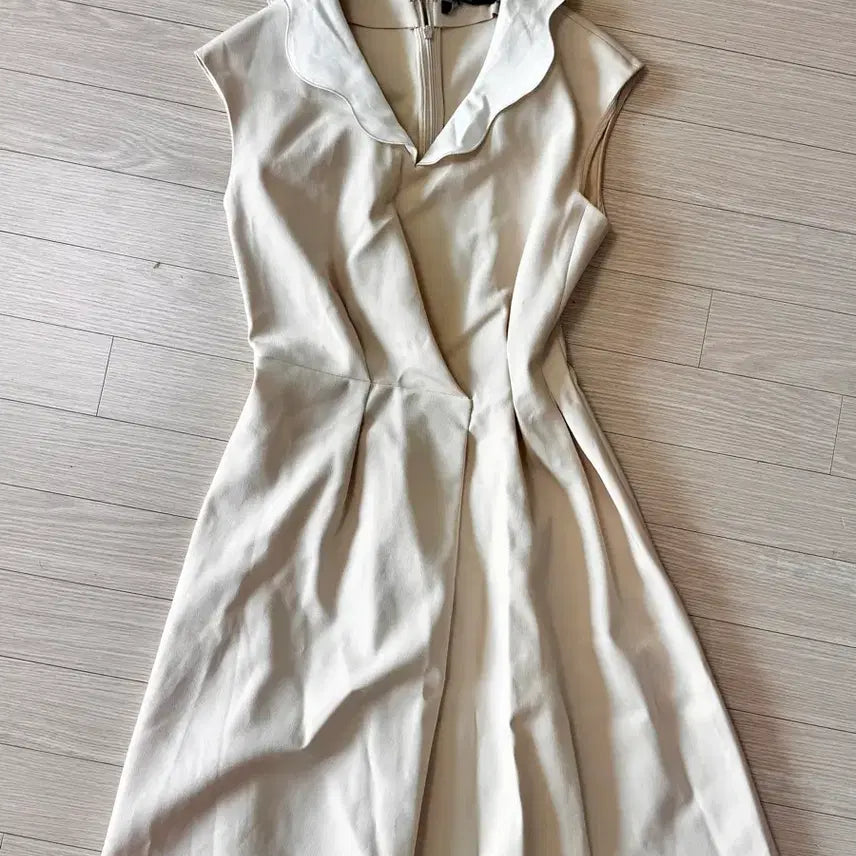 [SOLD OUT] 55 텍달린 새상품 질스튜어트 정가46만 에이라인 원피스
