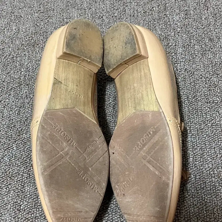 [BUNJANG] Misope Patent Leather Loafers (235) - Used / 미소페 단화 유광 로퍼 235 착샷