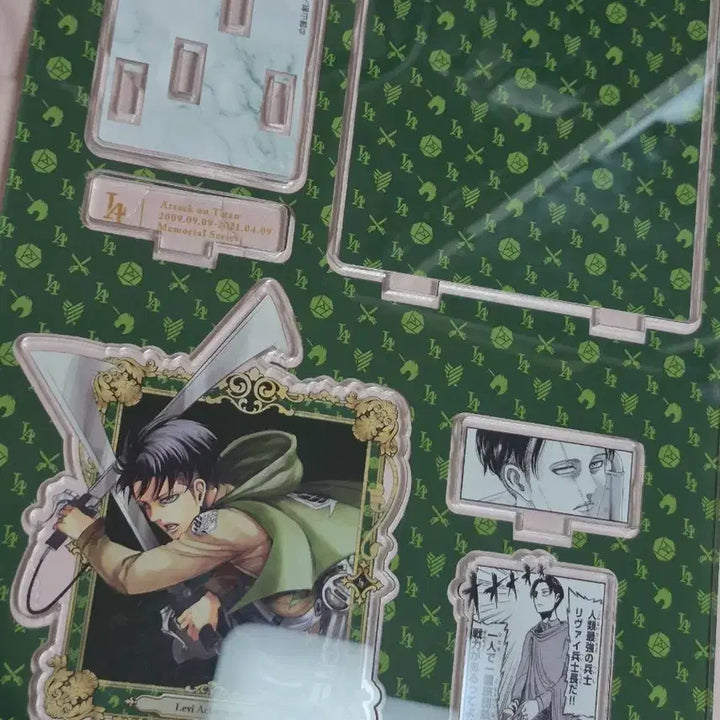 [BUNJANG] Attack on Titan Levi Ackerman Diorama Acrylic Stand / 진격의 거인 리바이 아커만 전시회 디오라마 아크릴 스탠드