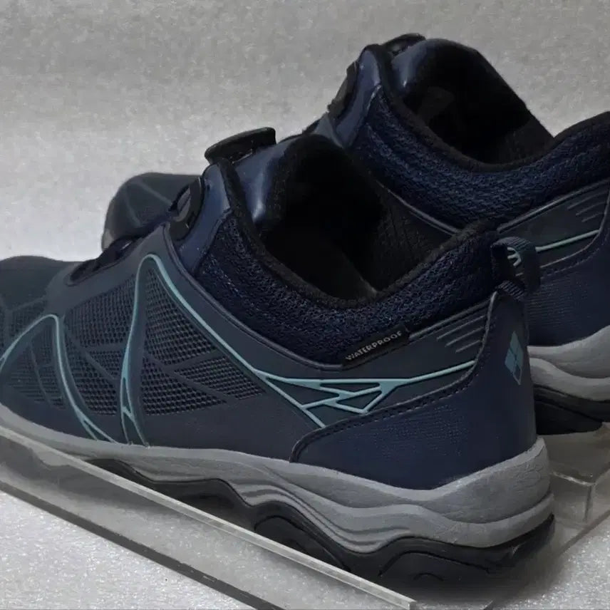 [BUNJANG] Mont-Bell Waterproof Hiking Boots (BOA Dial) - Men&