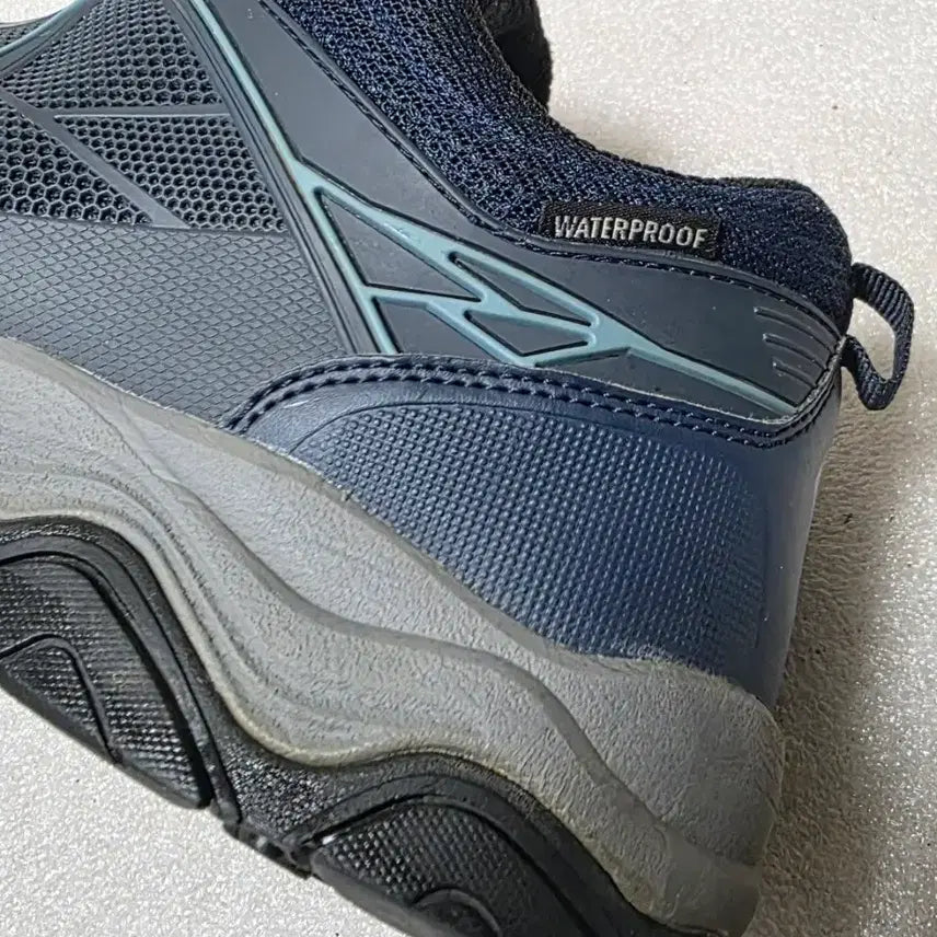 [BUNJANG] Mont-Bell Waterproof Hiking Boots (BOA Dial) - Men&