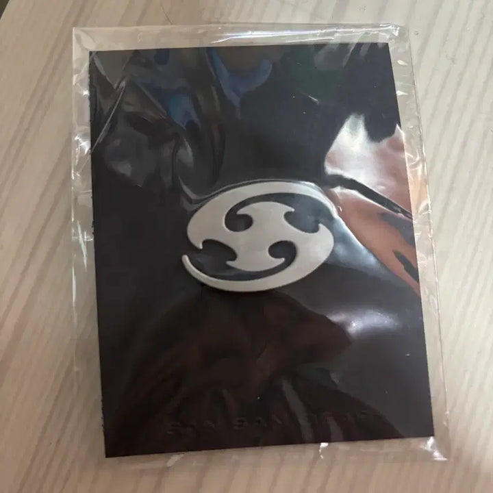 [BUNJANG] Sansan Gear Badge Brooch / 산산기어 뱃지 배지 브로치
