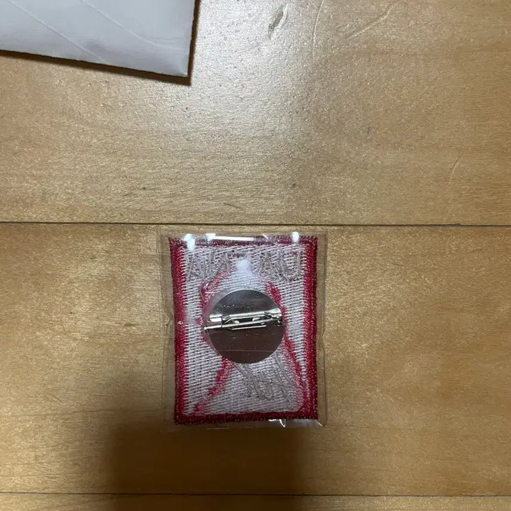 [BUNJANG] IU Uaena Eco Bag + Badge Strap Set / 아이유 Uaena 에코백 + 뱃지 스트랩 세트