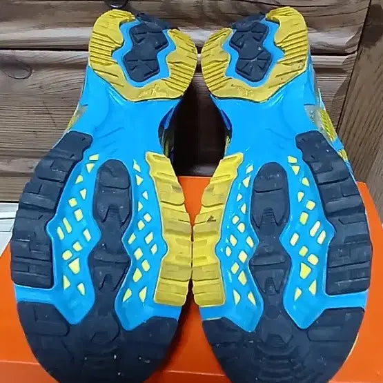 [SOLD OUT] K2의 고어텍스 트레킹화(275mm)
