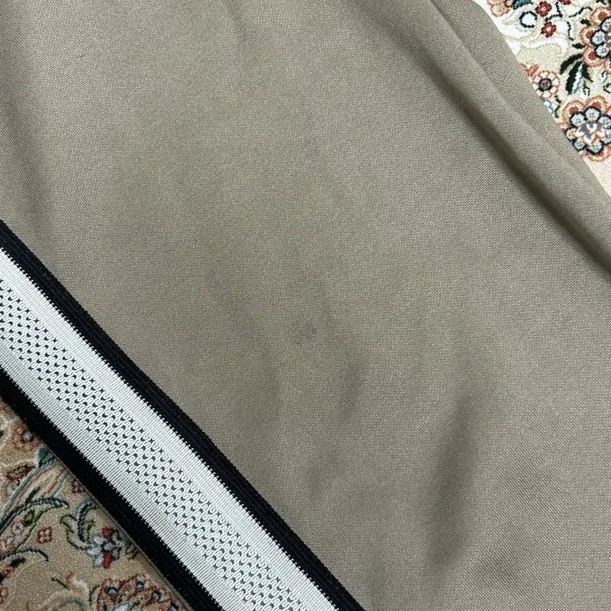 [BUNJANG] TheOpen Product Taped Jersey Track Pants Beige / 더오픈프로덕트 테이프드 저지 트랙팬츠 베이지1