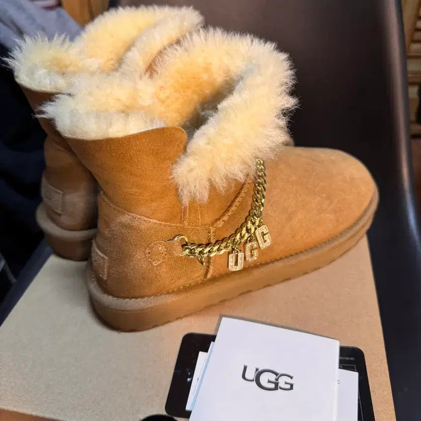 [BUNJANG] UGG Classic Mini Boots US7 (240mm) / (정품)UGG 클래식 어그 참 미니 부츠 US7 (240)