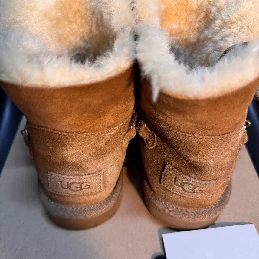 [BUNJANG] UGG Classic Mini Boots US7 (240mm) / (정품)UGG 클래식 어그 참 미니 부츠 US7 (240)