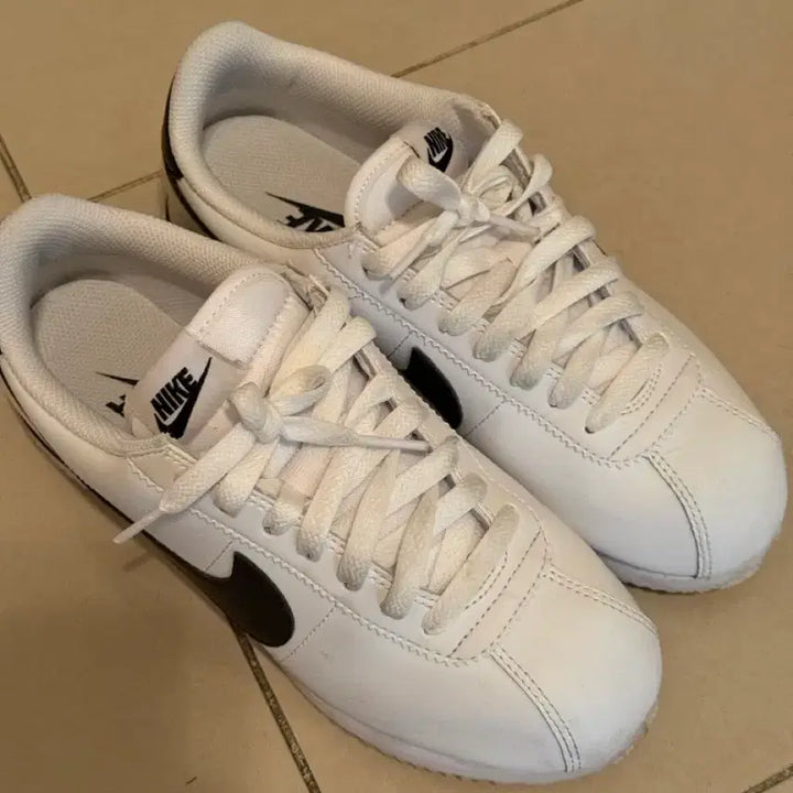[BUNJANG] Nike Cortez / 나이키 코르테즈 235