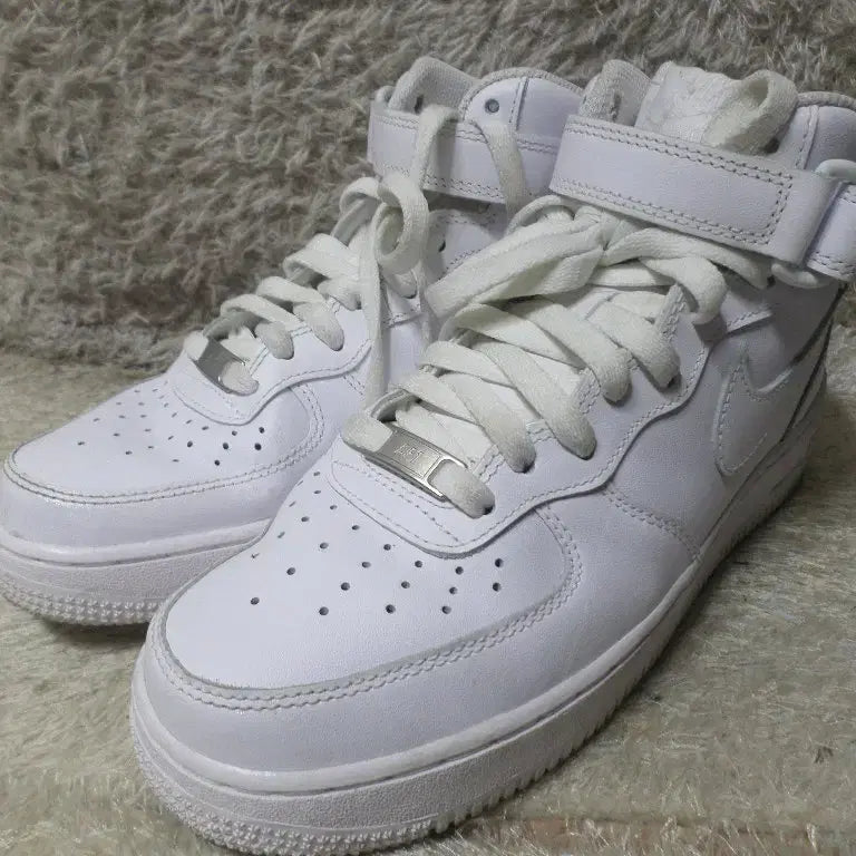[SOLD OUT] 후루룩구제 250 나이키 에어포스1 미드 화이트 운동화 중고 신발