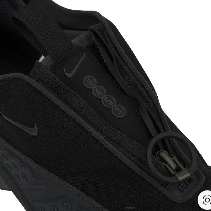 [BUNJANG] Nike Air Max SNDR Gore-Tex Black and Dark Smoke Gray Sneakers / (W) 나이키 에어맥스 SNDR 고어텍스 블랙 앤 다크 스모크 그레이
