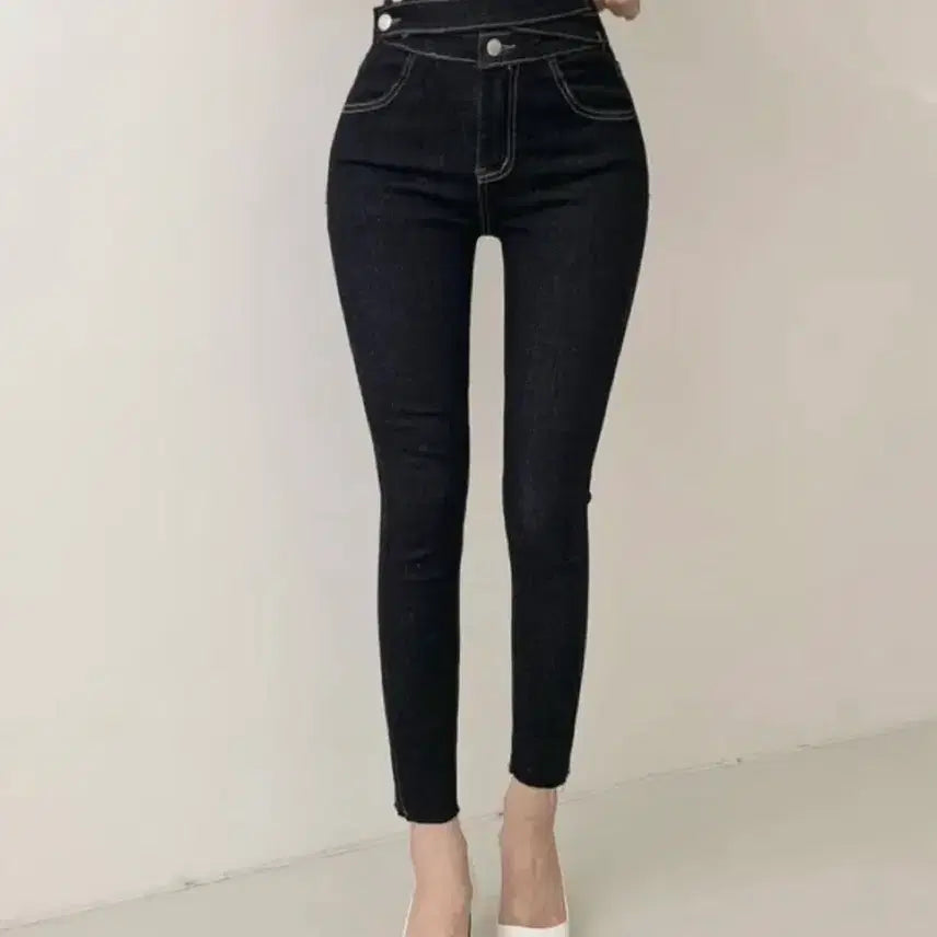[SOLD OUT] 에이블리 핏존예 스판있음 더블 스트랩 하이웨스트 흑청 데님 스키니 팬츠