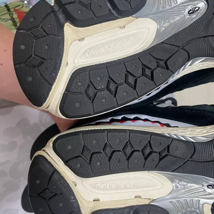[BUNJANG] New Balance x BAPE 2002 Camo Sneakers / 뉴발란스 x 베이프 2002  (285)