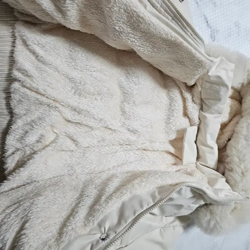 [BUNJANG] Raraholy Ivory Fur Hooded Short Padded Jacket / Raraholy 아이보리 퍼 후드 숏패딩
