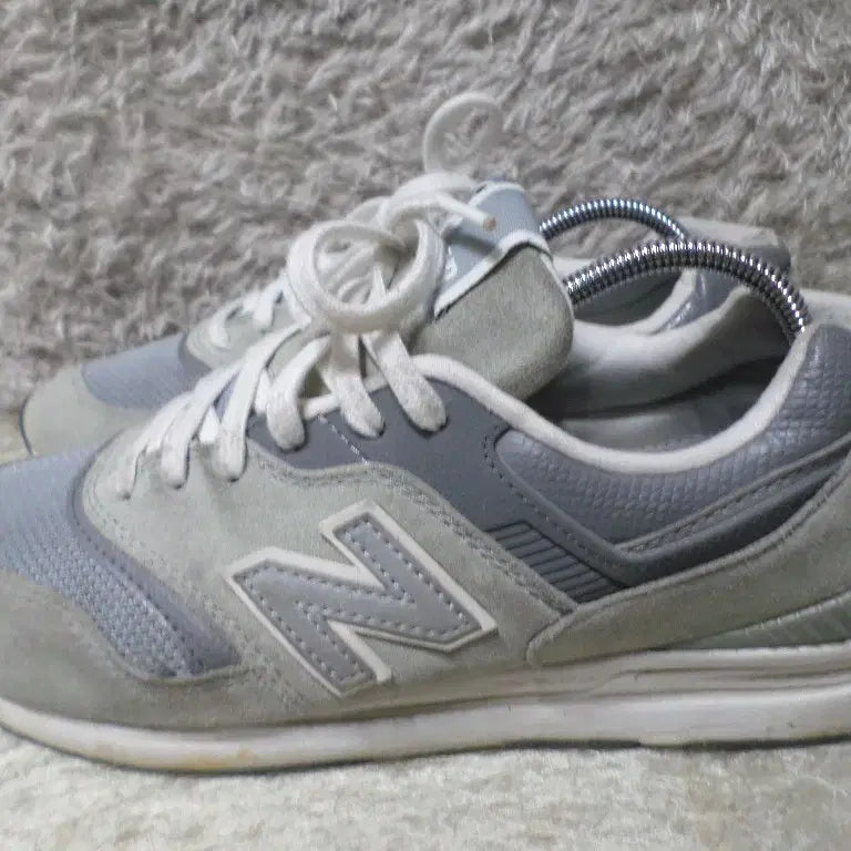 [BUNJANG] New Balance 697 Gray Sneakers / 후루룩구제 270 뉴발란스 697 그레이 운동화 중고 신발