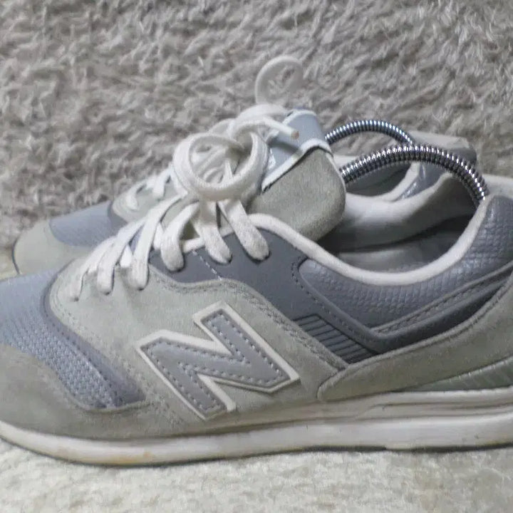 [BUNJANG] New Balance 697 Gray Sneakers / 후루룩구제 270 뉴발란스 697 그레이 운동화 중고 신발