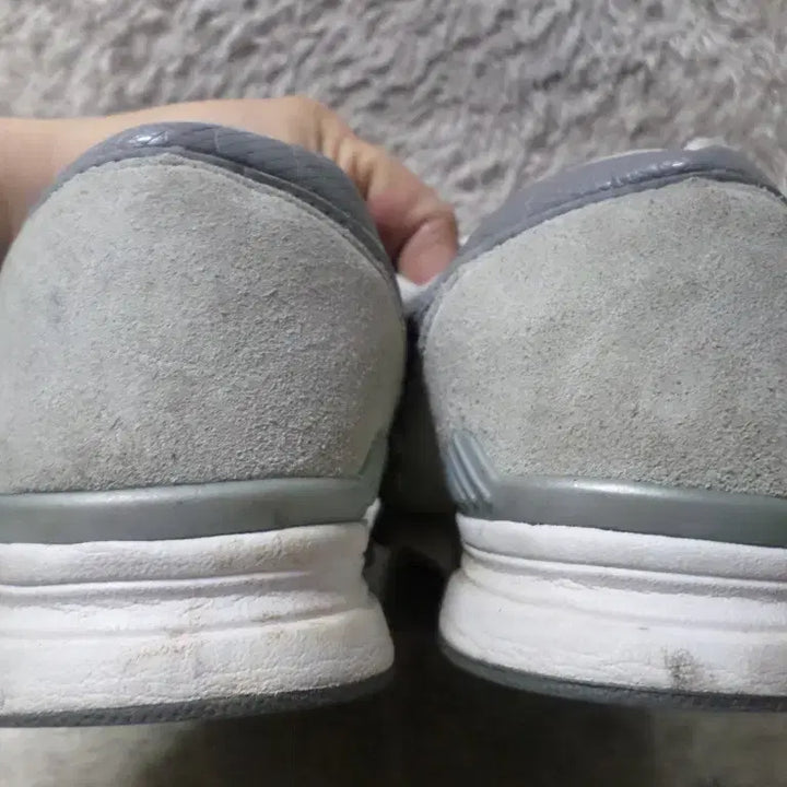 [BUNJANG] New Balance 697 Gray Sneakers / 후루룩구제 270 뉴발란스 697 그레이 운동화 중고 신발