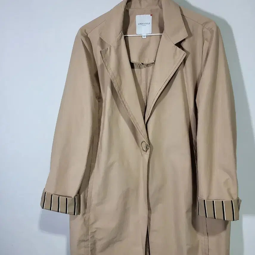 [BUNJANG] Crocodile Ladies Beige Coat / 크로커다일 레이디스 베이지색 코트