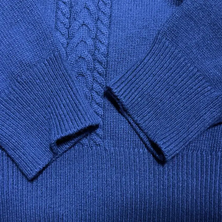 [BUNJANG] Waveis Hoyriger V-Neck Knit Navy / 웨이비니스 호이리거 브이넥 니트 네이비1