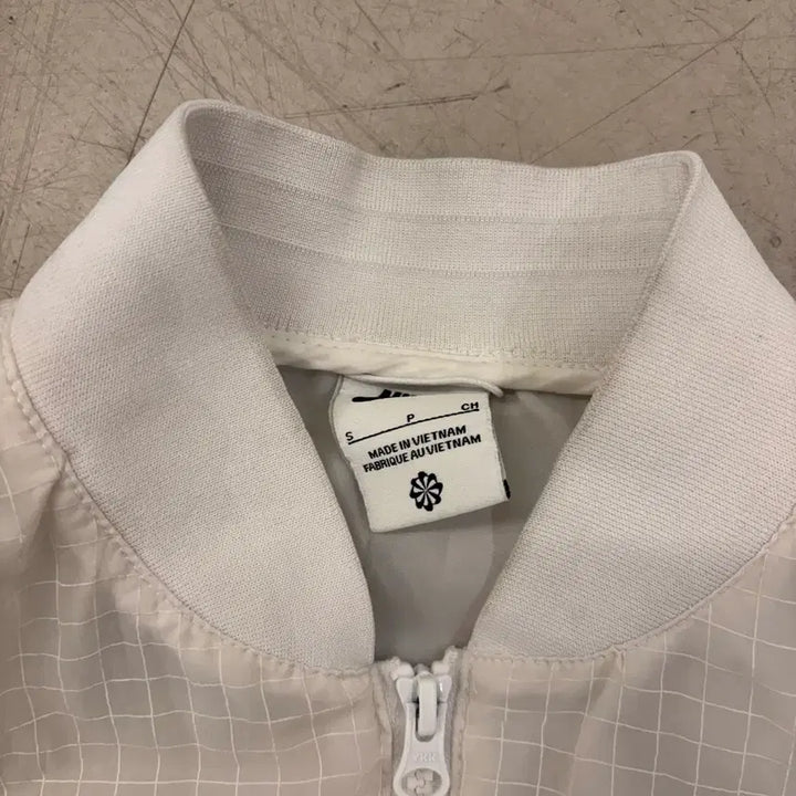[BUNJANG] Nike Big Logo See-through Windbreaker / 나이키 빅로고 시스루 바람막이