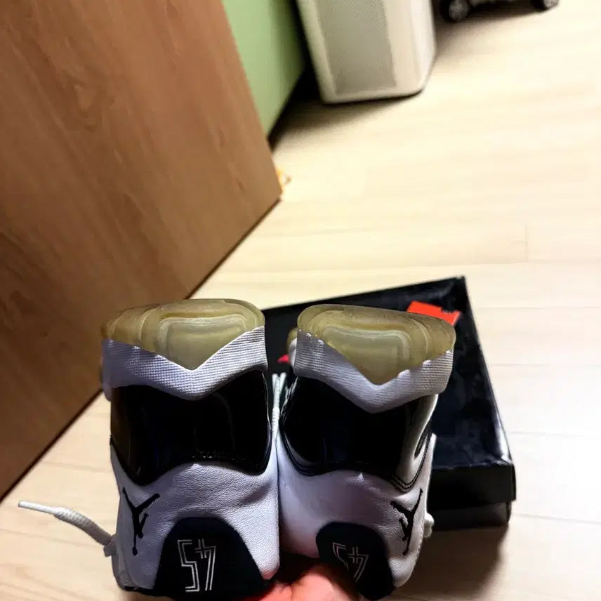 [BUNJANG] Jordan 11 Concord Sneakers / 조던11 콩코드 255