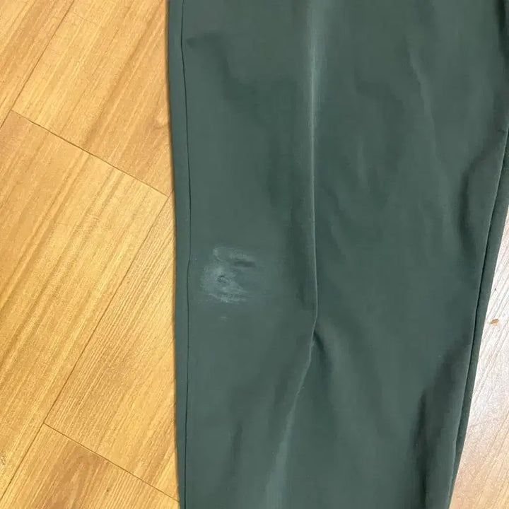 [BUNJANG] Uniqlo Jogger Pants (Dark Khaki) - Size M / 유니클로 조거팬츠 M