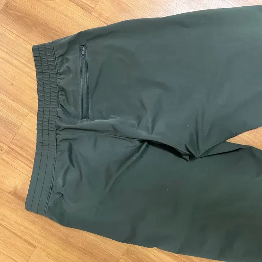 [BUNJANG] Uniqlo Jogger Pants (Dark Khaki) - Size M / 유니클로 조거팬츠 M