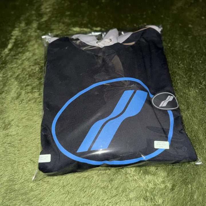 [BUNJANG] We11done Oversized Overlay Panel Logo Hoodie / We11done 웰던 오버사이즈드 오버레이 패널 로고 후디